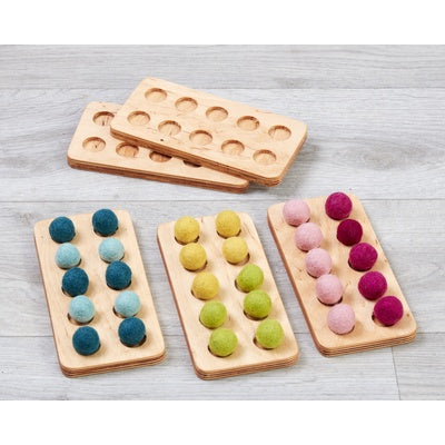 Cadre à dix cases pour boules en feutre