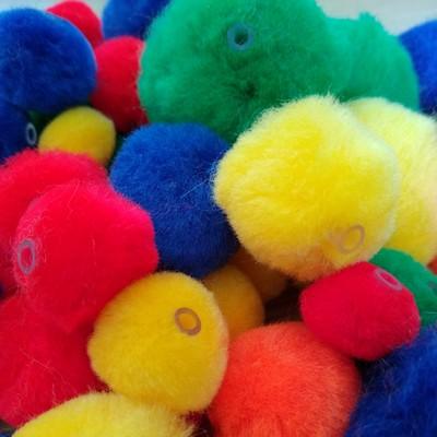 Pompons à enfiler (lot/65)