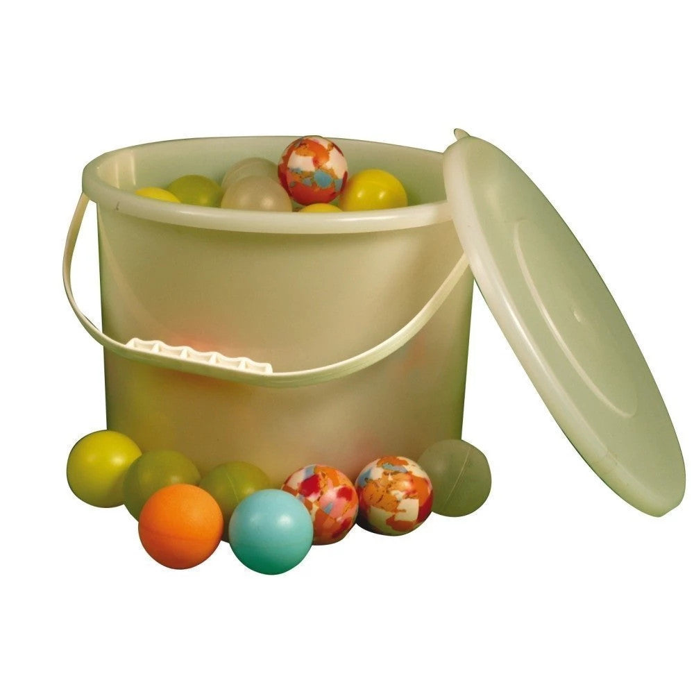Seau de balles de tennis de table blanches
