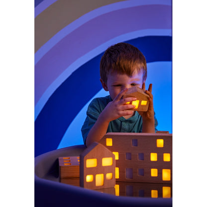 Maisons et bâtiments lumineux en bois