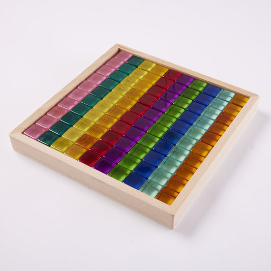 Plateau de jeu avec 100 cubes translucides
