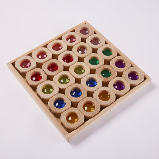 Plateau de jeu avec 25 pièces arc-en-ciel